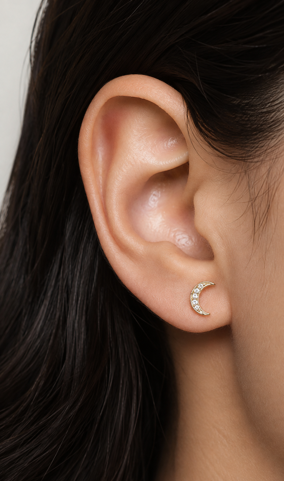 Zirconia Crescent Moon Stud