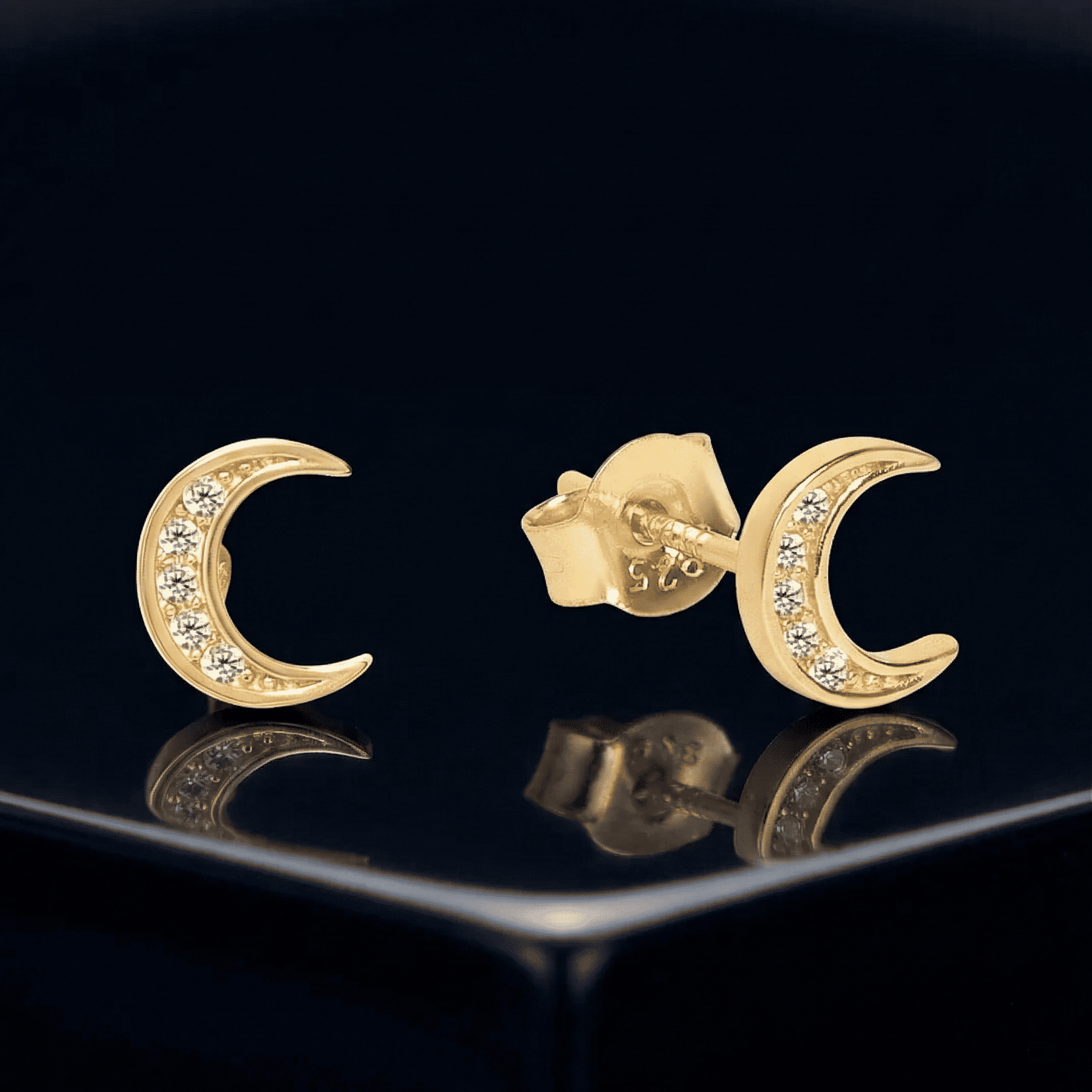Zirconia Crescent Moon Stud