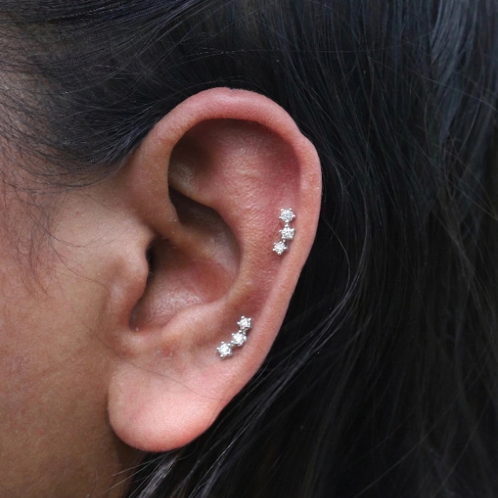 Zirconia Three Stone Curve Stud